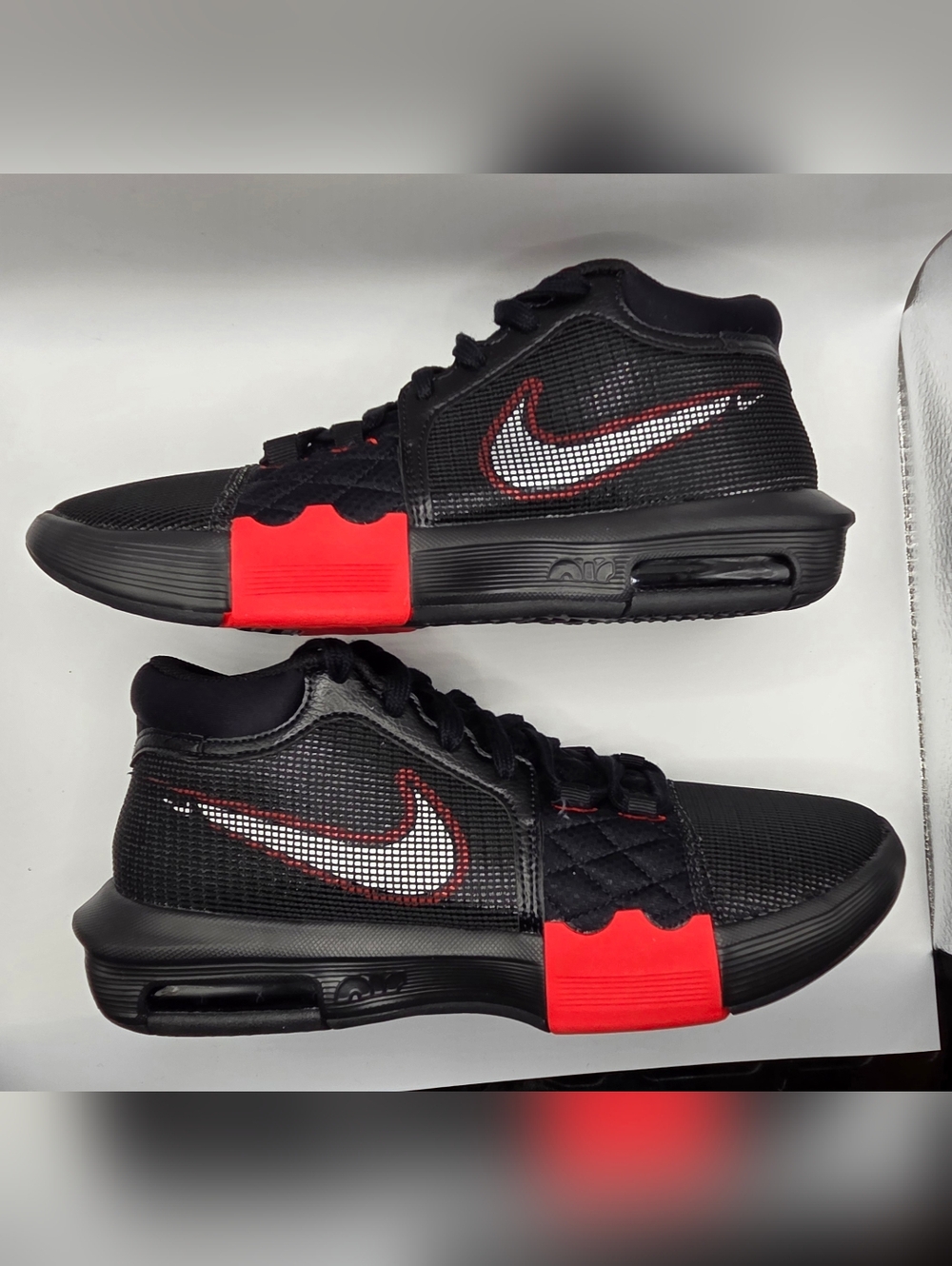 Nike Lebron Witness VIII Black White And Red Mens Size 9